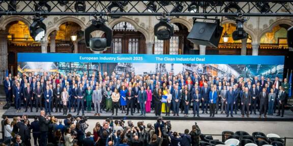400 dirigeants d'entreprises lancent un appel urgent aux chefs d'état européens afin de mettre en œuvre le « pacte pour une industrie propre »